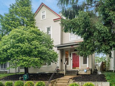 1404 Summit St