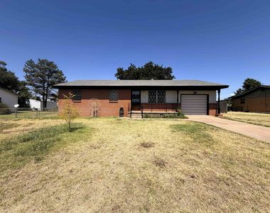 426 E Elm Dr