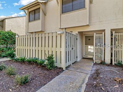 17 Lagoon Rd APT 15