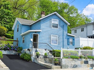1109 East Main Street