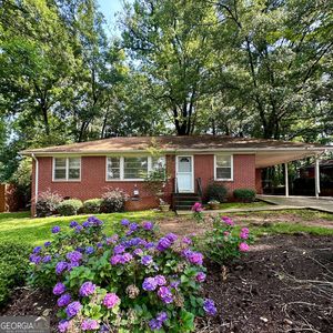 951 Woodland Trl SE