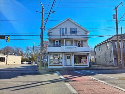 2 Gansett Ave