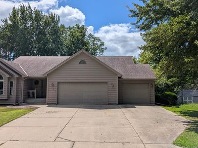 1160 Greenleaf Rd