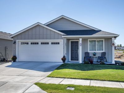 643 NE McCampbell St