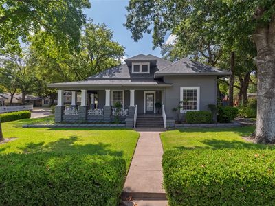 401 W Lee Ave