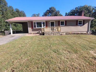 1945 Plantation Dr SE
