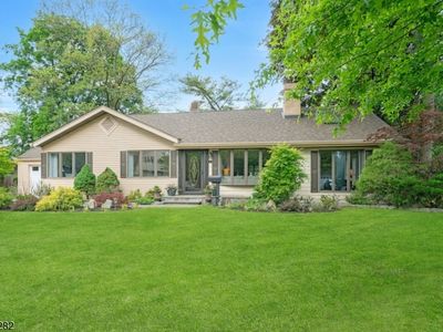 28 Pitcairn Ave