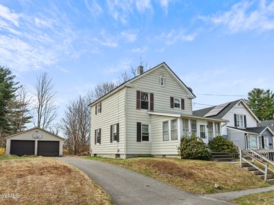 49 McArthur St