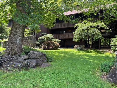 3815 E Pkwy APT 13