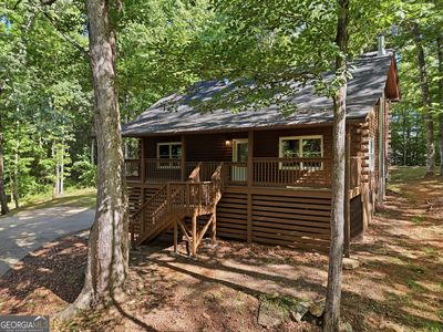 437 Twin Lakes Dr