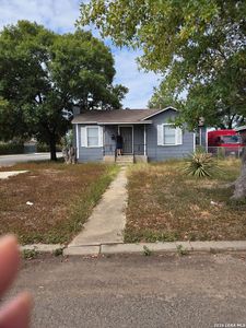 901 E Dullnig Ct