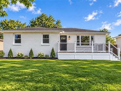 8 Dover Dr