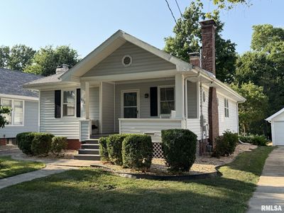 Property at 932 W Douglas Ave, Jacksonville, IL