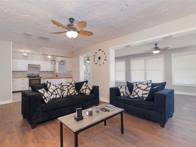 4406 Rosegate Dr