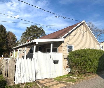 434 Center St