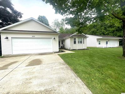 1209 Apple Valley Dr