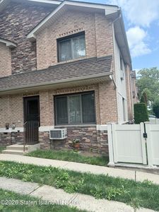 165 Narrows Rd N