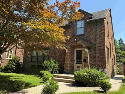 2109 E Main St