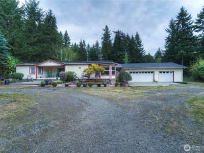 462 NW Equestrian Drive