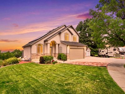 1126 E Benchview Dr
