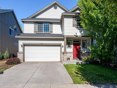 2836 NE Sedalia Loop