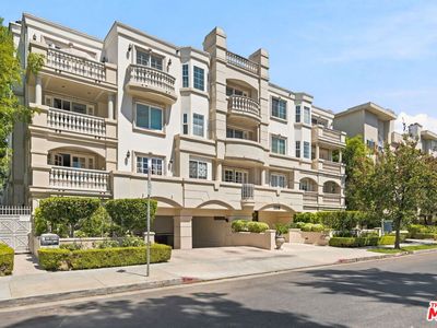 128 N Swall Dr APT 304