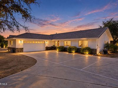 43831 Victor Pl