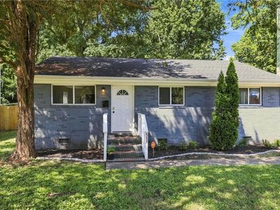 537 Greenbriar Ave
