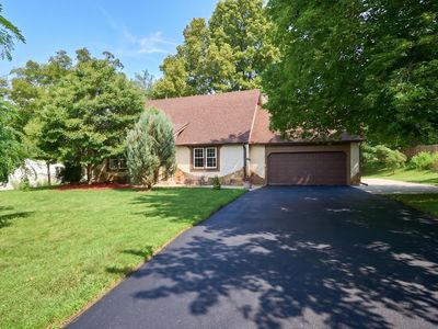 Property at 8104 Dakota Ln, Chanhassen, MN