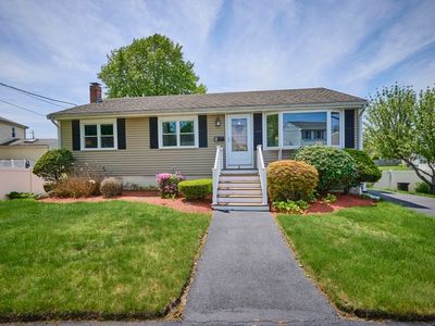 2 Sheffield Dr
