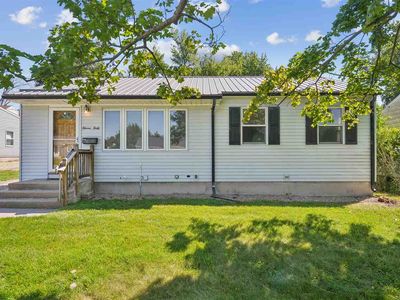 1140 Crestview Dr SE