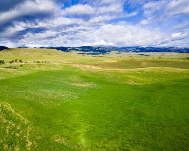 34 Horseshoe Meadow Ln