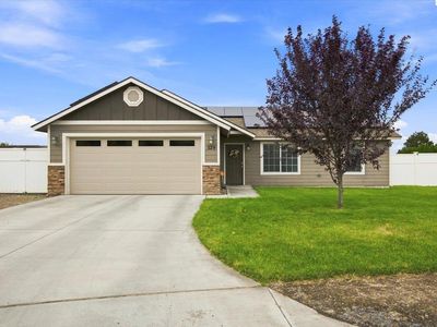 329 E 15th Pl