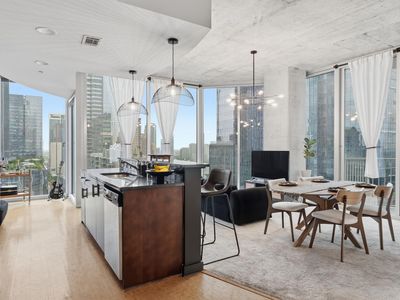 360 Nueces St APT 2101