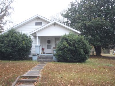 Property at 607 W Oak St, Nashville, AR