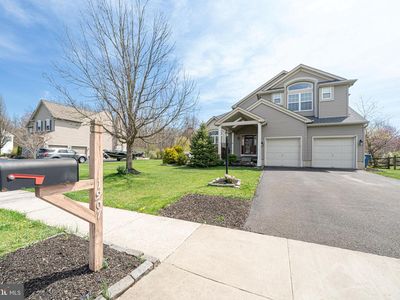 1907 Mayflower Dr