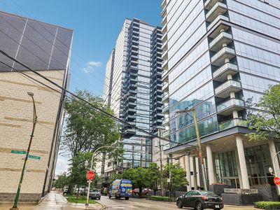 860 W Blackhawk St Unit 1107