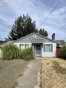 Property at 1443 NW Fairmount St, Roseburg, OR