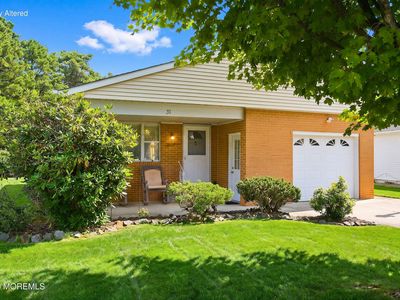 31 Redhook Bay Drive