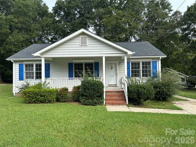 927 Floyd Ln