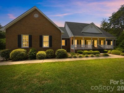 182 Robert Dr