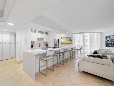 4775 Collins Ave APT 1504
