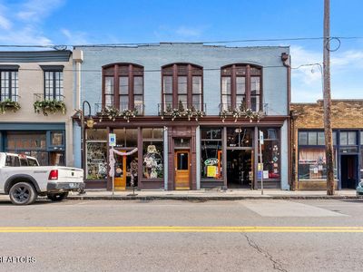 110 E Jackson Ave #2