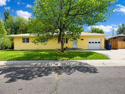915 Moose Dr