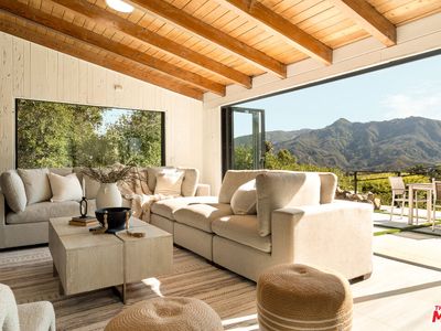 2600 Topanga Skyline Dr