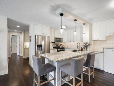 10511 Cedar Lake Rd APT 212