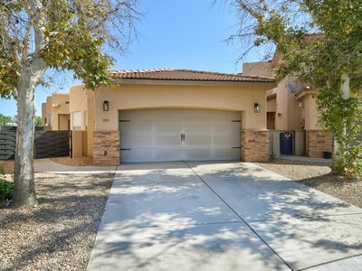 392 Coronado Ln NE