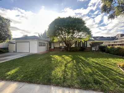 906 Bautista Dr