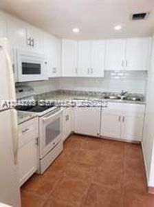 20 NW 87th Ave APT A214