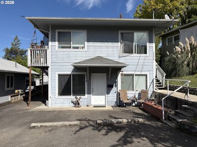 Property at 1214 SE Overlook Ave, Roseburg, OR